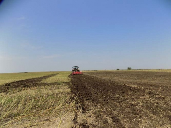 arat-tractor_b