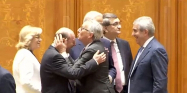 base-juncker_b base-juncker_b