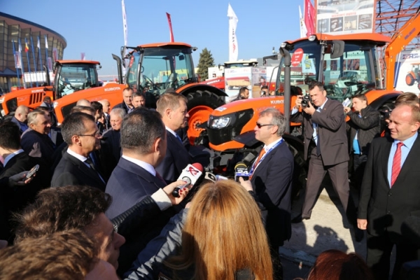 de-vorba-cu-expo_b