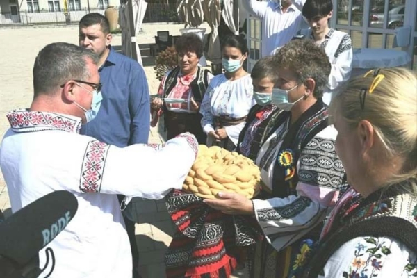 stana-ceahlau-oros-doi_b