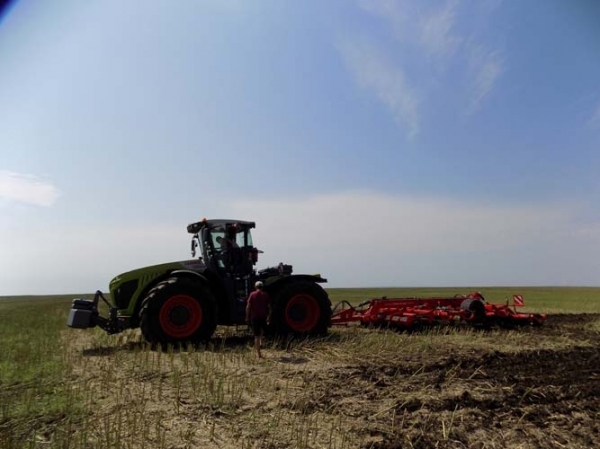 tractor-camp_b